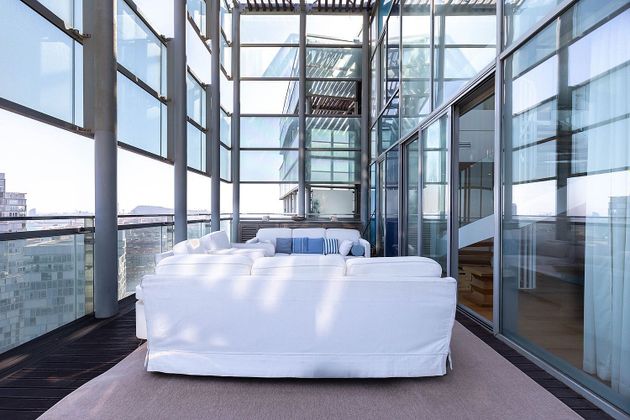Foto 2 de Àtic en venda a Diagonal Mar i el Front Marítim del Poblenou de 2 habitacions amb terrassa i piscina