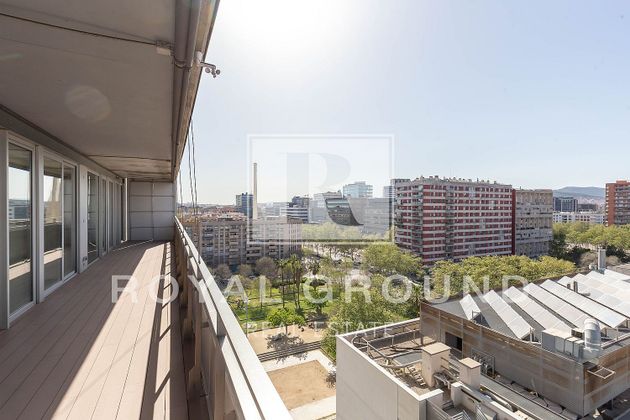 Foto 1 de Pis en venda a Diagonal Mar i el Front Marítim del Poblenou de 4 habitacions amb terrassa i piscina
