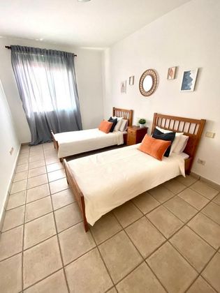 Foto 2 de Ático en alquiler en Arguineguín de 2 habitaciones con terraza y muebles