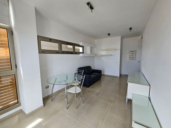 Foto 2 de Piso en alquiler en Alcaravaneras de 2 habitaciones con garaje y muebles