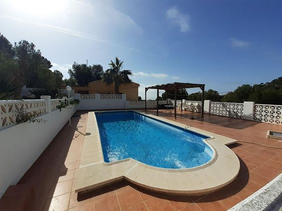 Foto 1 de Xalet en venda a Les Platgetes - Torre Bellver - La Renegà de 3 habitacions amb terrassa i piscina