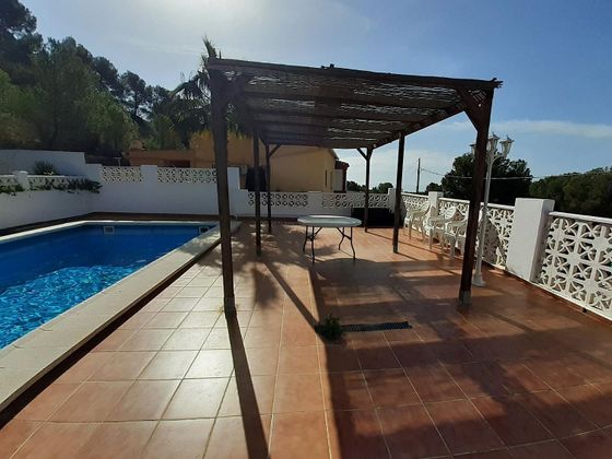 Foto 2 de Xalet en venda a Les Platgetes - Torre Bellver - La Renegà de 3 habitacions amb terrassa i piscina