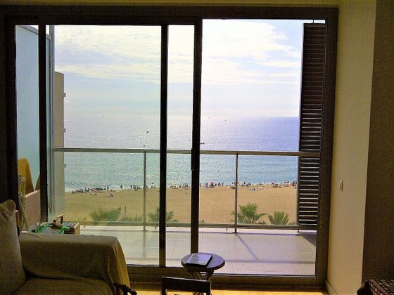 Foto 2 de Piso en venta en Centre - Badalona de 3 habitaciones con terraza y piscina