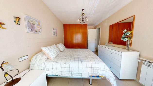 Foto 2 de Pis en venda a Llagosta, La de 4 habitacions amb terrassa i balcó