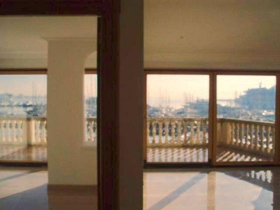 Foto 2 de Pis en lloguer a La Bonanova - Portopí de 4 habitacions amb terrassa i piscina