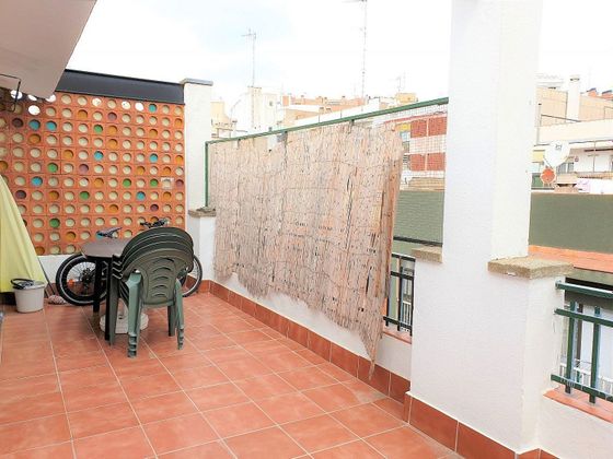Foto 1 de Venta de piso en El Palau - Escorxador de 3 habitaciones con terraza y calefacción