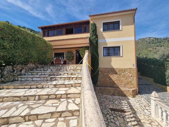 Foto 2 de Venta de chalet en Serra de 5 habitaciones con terraza y piscina