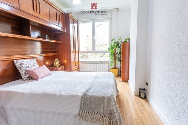Foto 1 de Pis en venda a calle Madrid de 2 habitacions amb terrassa i calefacció