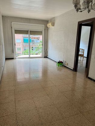 Foto 2 de Venta de piso en Centre - Prat de Llobregat, El de 4 habitaciones con balcón y aire acondicionado
