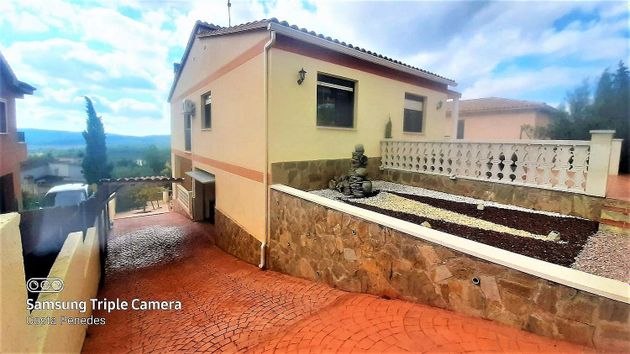 Foto 2 de Casa en venta en Bisbal del Penedès, la de 3 habitaciones con piscina y jardín