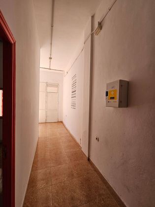 Foto 2 de Alquiler de local en La Cuesta - Gracia - Finca España de 100 m²