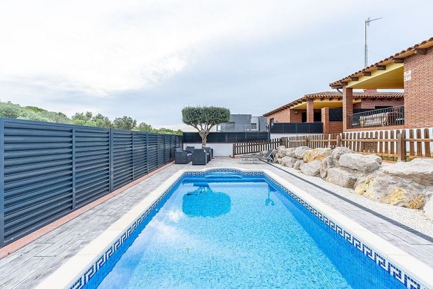 Foto 1 de Xalet en venda a Residencial de 4 habitacions amb terrassa i piscina