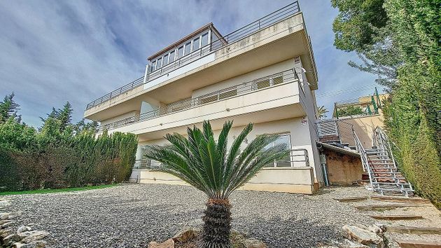 Foto 2 de Casa adossada en venda a Els Masos de 4 habitacions amb terrassa i piscina