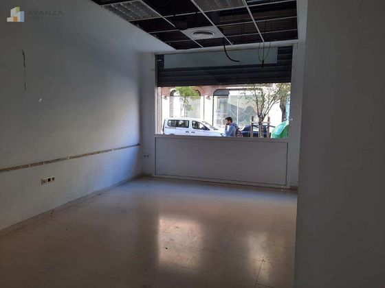 Foto 2 de Alquiler de local en La Vega Baixa de 218 m²