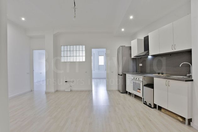 Foto 2 de Venta de piso en calle Gran Via de Les Corts Catalanes de 2 habitaciones con aire acondicionado y calefacción
