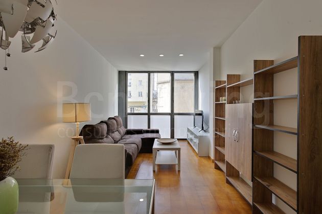 Foto 2 de Piso en alquiler en calle De Balmes de 2 habitaciones con muebles y aire acondicionado