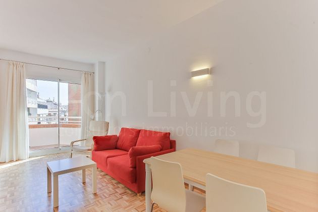 Foto 1 de Alquiler de piso en Sant Gervasi - La Bonanova de 1 habitación con terraza y muebles