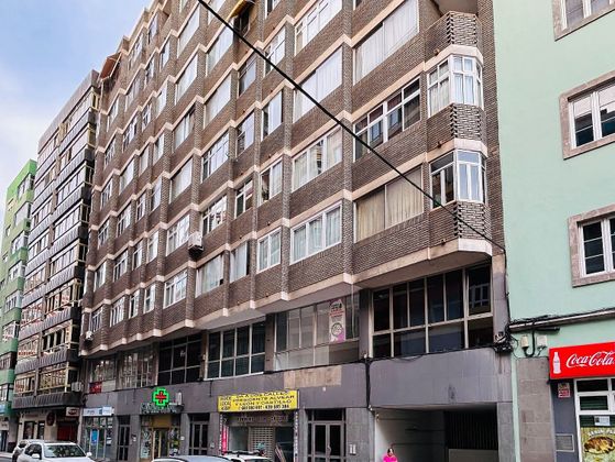 Foto 1 de Alquiler de piso en calle Presidente Alvear de 2 habitaciones con muebles y balcón