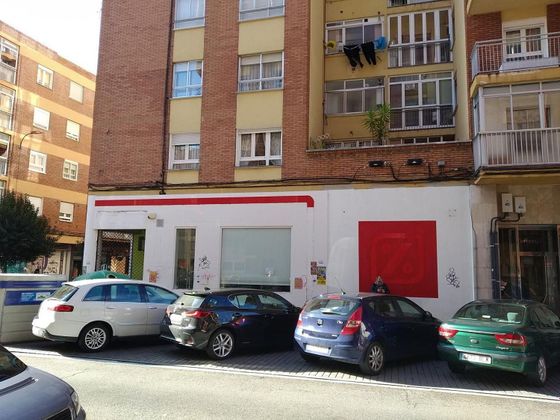 Foto 1 de Alquiler de local en calle Toreros con aire acondicionado
