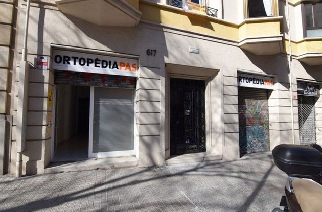 Foto 1 de Alquiler de local en calle De Còrsega de 98 m²