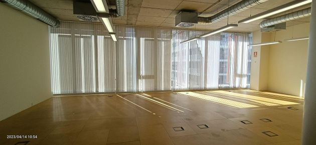 Foto 2 de Alquiler de oficina en Pla d'en Boet con aire acondicionado