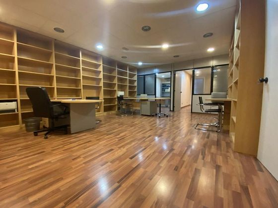 Foto 1 de Oficina en alquiler en calle De Nàpols de 93 m²