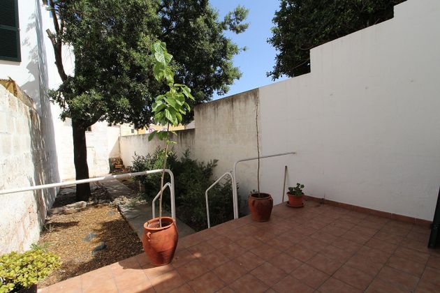 Foto 2 de Casa adossada en venda a Ciutadella de 2 habitacions amb terrassa i jardí