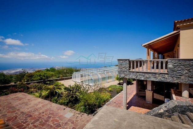 Foto 1 de Casa en venda a Vilaflor de 4 habitacions amb terrassa i piscina
