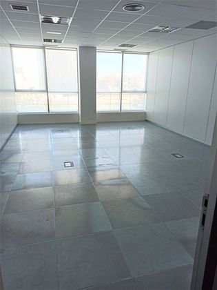 Foto 2 de Alquiler de oficina en avenida Del Leguario con garaje y ascensor