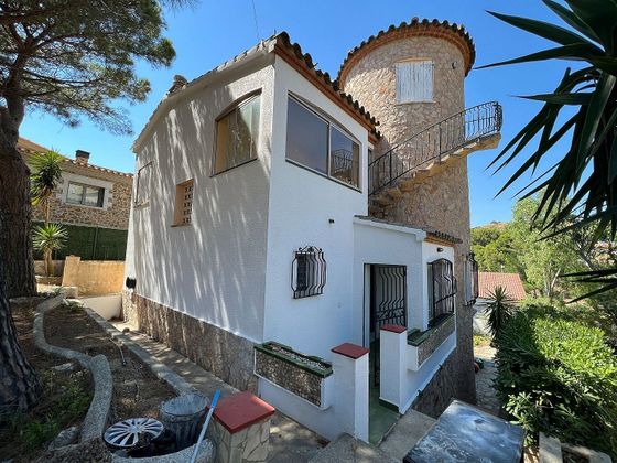 Foto 1 de Xalet en venda a Port Esportiu - Puig Rom - Canyelles de 4 habitacions amb terrassa i piscina