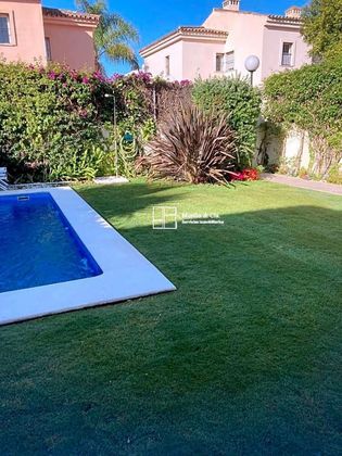 Foto 2 de Alquiler de chalet en Vistahermosa  - Fuentebravía de 4 habitaciones con piscina y jardín