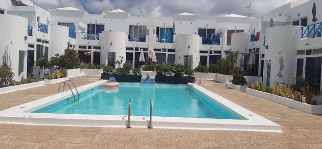 Foto 1 de Pis en venda a Puerto del Carmen amb terrassa i piscina