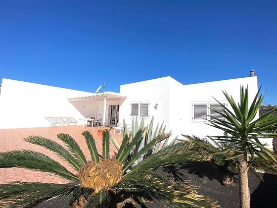 Foto 1 de Venta de chalet en Conil - Vega del Tegoyo de 3 habitaciones con terraza y piscina