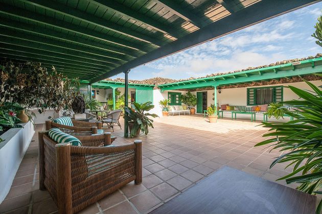 Foto 1 de Venta de chalet en Máguez de 4 habitaciones con terraza y piscina