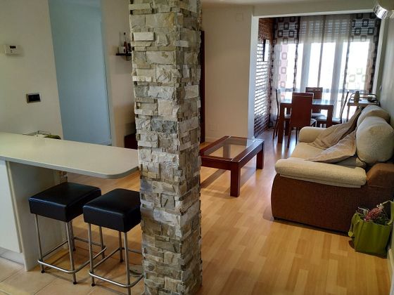 Foto 1 de Pis en lloguer a calle De Escalona de 2 habitacions amb mobles i aire acondicionat