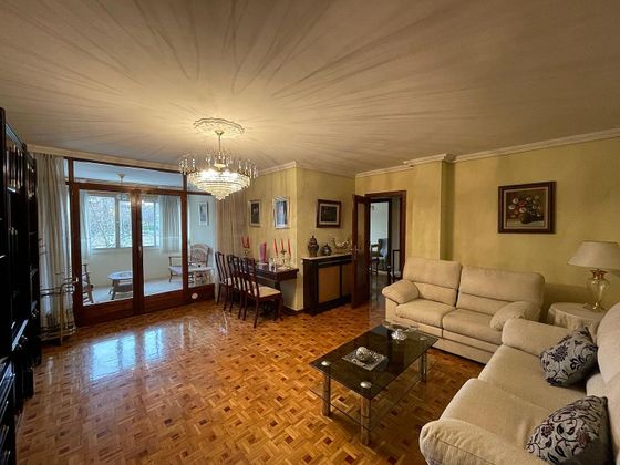 Foto 1 de Piso en venta en Moscardó de 4 habitaciones con terraza y balcón