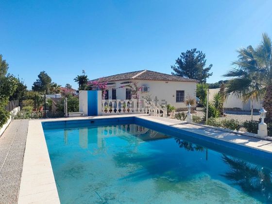 Foto 1 de Venta de chalet en Turís de 3 habitaciones con piscina y jardín