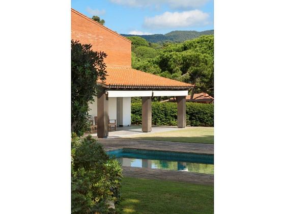 Foto 2 de Xalet en venda a Sant Andreu de Llavaneres de 9 habitacions amb terrassa i piscina