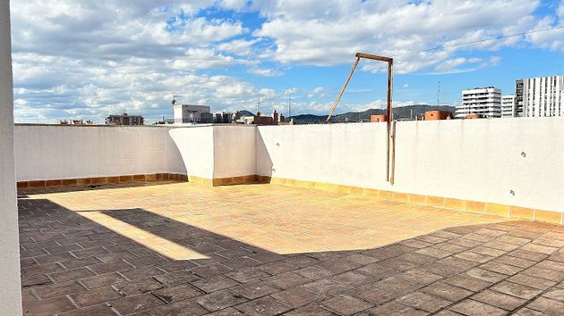 Foto 2 de Àtic en venda a Gavarra de 2 habitacions amb terrassa i balcó