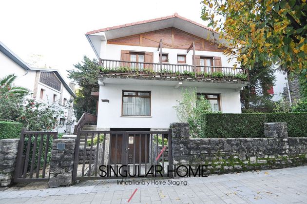 Foto 1 de Xalet en venda a Centro - Mendibil - Santiago de 8 habitacions amb terrassa i garatge