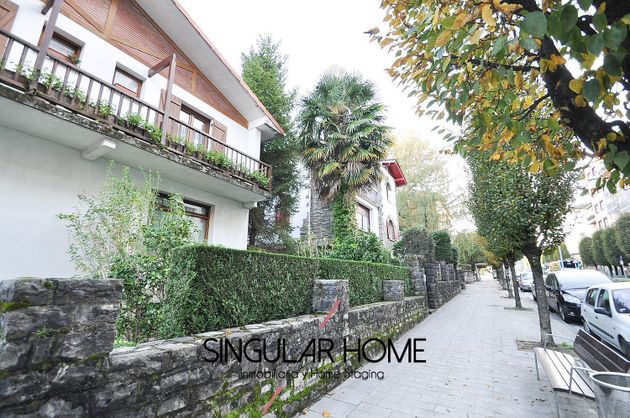 Foto 2 de Xalet en venda a Centro - Mendibil - Santiago de 8 habitacions amb terrassa i garatge