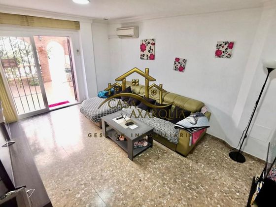 Foto 2 de Venta de piso en Capuchinos de 3 habitaciones con terraza y garaje