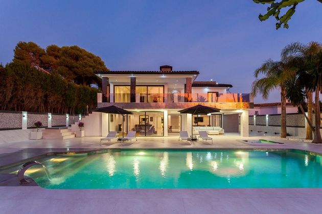 Foto 1 de Casa en venta en Los Monteros - Bahía de Marbella de 5 habitaciones con terraza y piscina