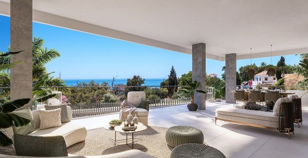 Foto 2 de Piso en venta en Los Monteros - Bahía de Marbella de 3 habitaciones con terraza y piscina