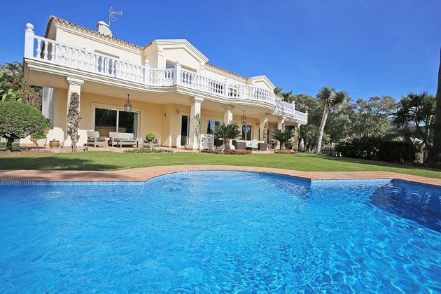 Foto 1 de Casa en venda a Sierra Blanca de 6 habitacions amb terrassa i piscina