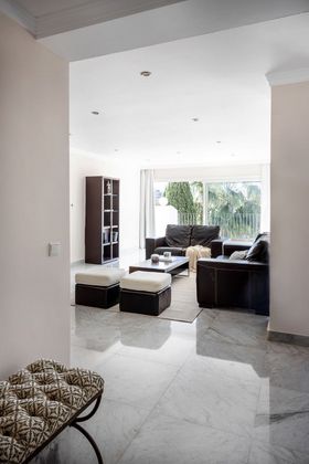 Foto 2 de Venta de piso en Playamar de 4 habitaciones con terraza y piscina