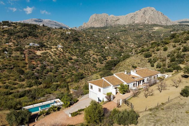 Foto 1 de Casa rural en venda a Riogordo de 8 habitacions amb terrassa i piscina