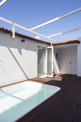Foto 2 de Venta de piso en Girón - Las Delicias - Tabacalera de 3 habitaciones con terraza y piscina