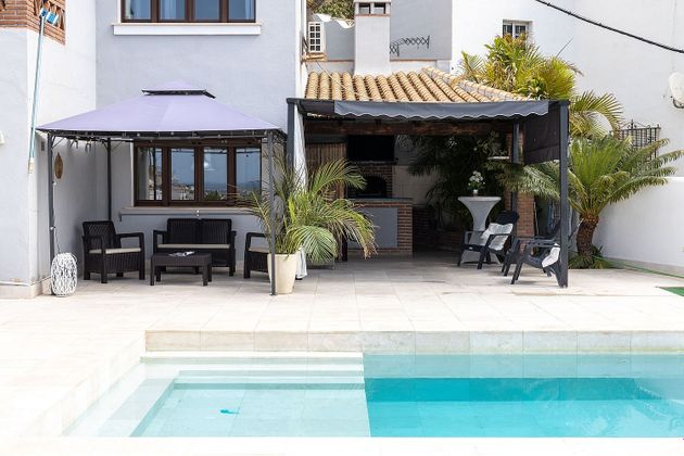 Foto 2 de Venta de casa en Almuñecar de 4 habitaciones con terraza y piscina
