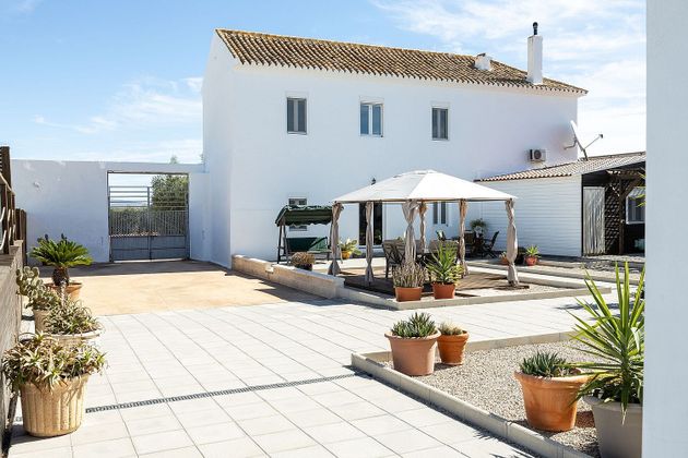 Foto 2 de Casa en venta en Zona Fuentemora de 7 habitaciones con terraza y piscina